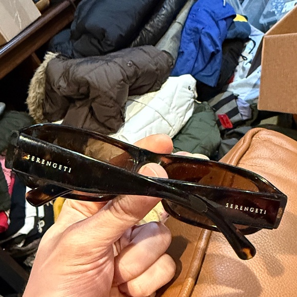 Serengeti Tortoiseshell Frame Sunglasses with Brown Lenses - Picture 2 of 3